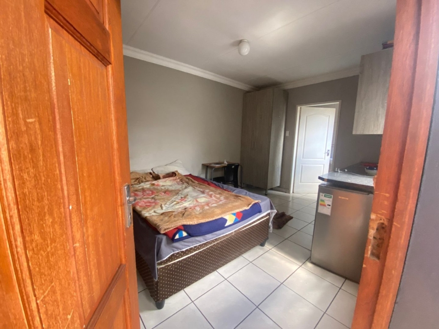 5 Bedroom Property for Sale in Willows Free State